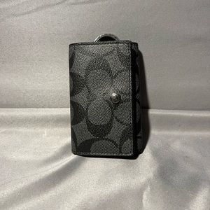 Coach Signature Canvas 5 Key Holder